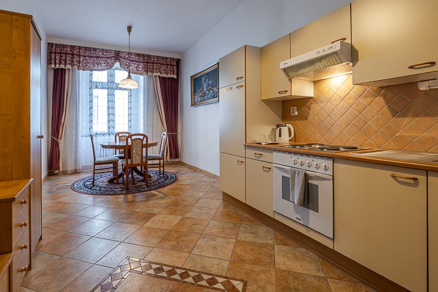 CK小鎮-庫倫洛夫Český Krumlov酒店Hotel Zlaty Andel