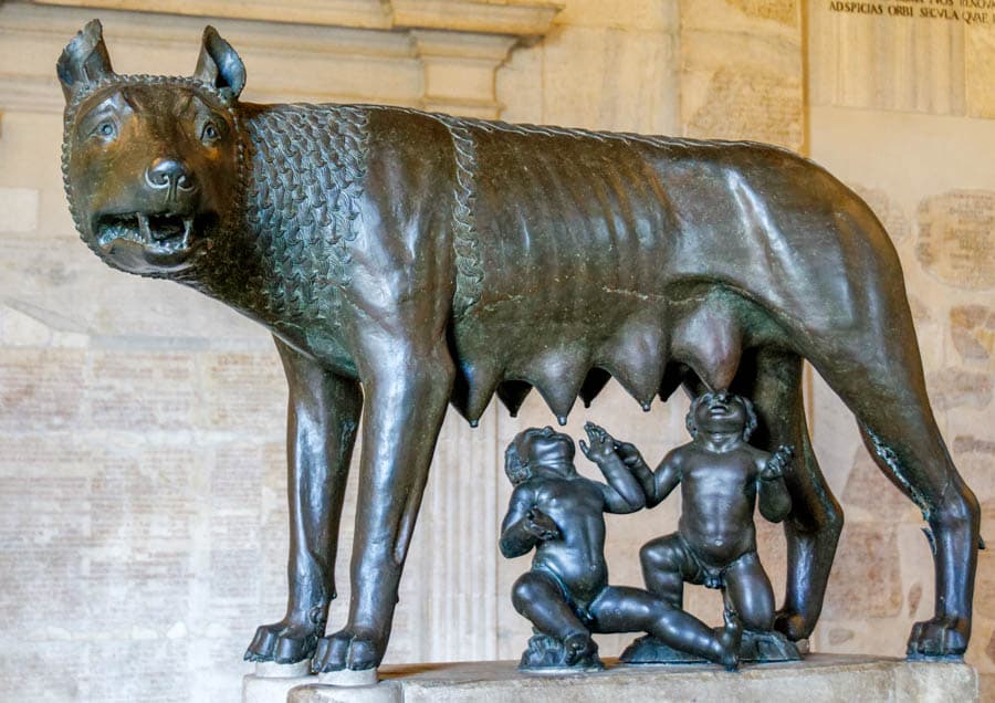 《母狼乳嬰》(Lupa Capitolina)青銅像