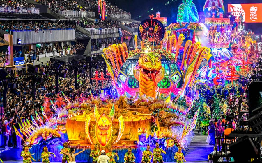 巴西嘉年華的盛大遊行