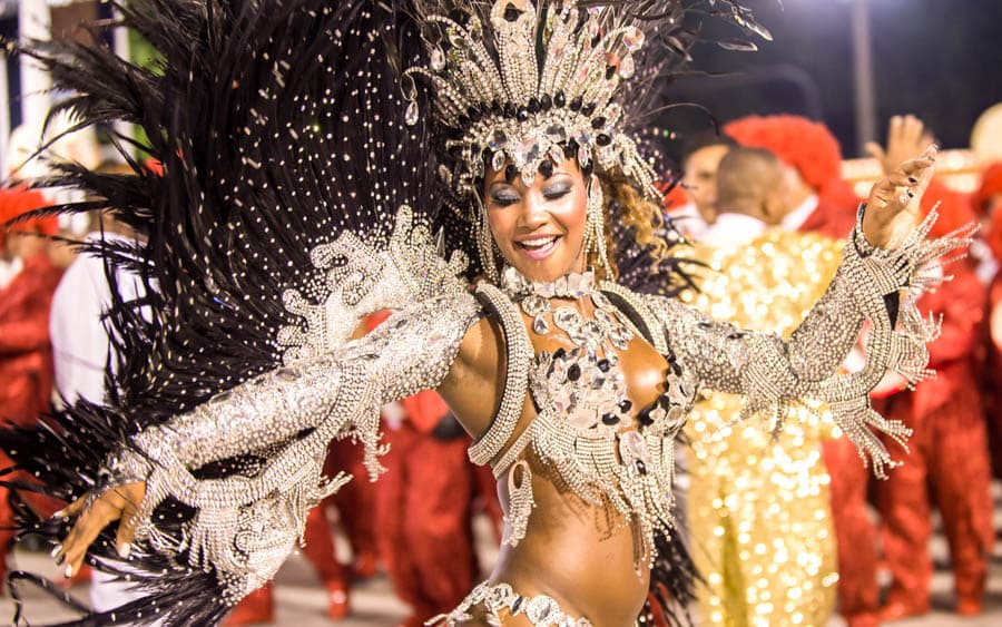 巴西嘉年華熱力四射的森巴舞表演