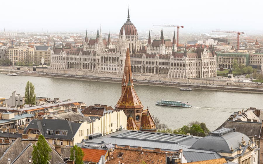 從布達俯瞰佩斯區