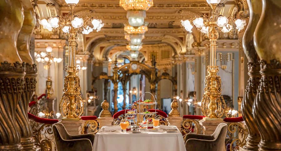 全球最美的咖啡廳-布達佩斯的紐約咖啡館