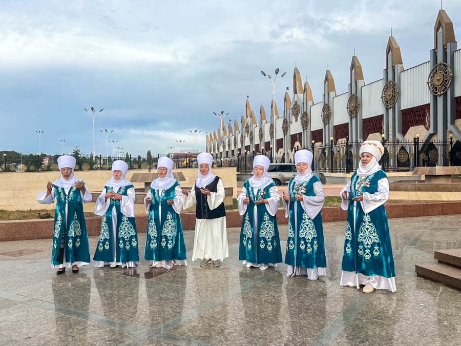 巧遇шайыр апалар演唱團