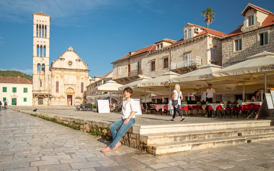 赫瓦島港口邊的聖史蒂芬廣場是赫瓦島的靈魂