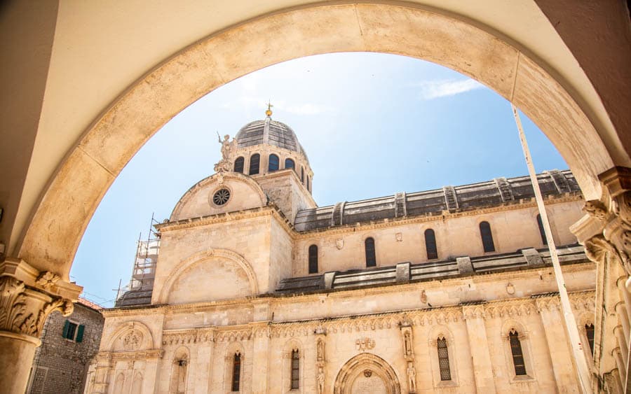 克羅埃西亞旭本尼克的石造大教堂-聖雅各伯大教堂