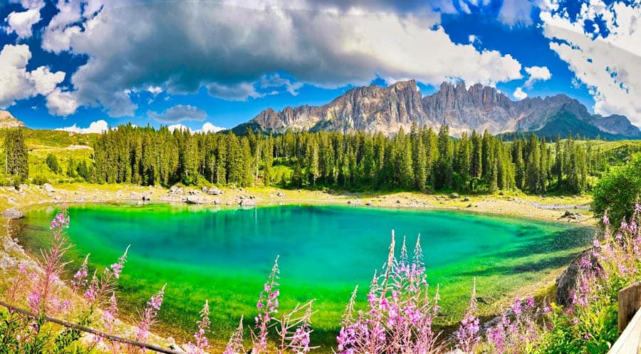 卡雷莎湖(Lago di Carezza)翡翠與白雲石的靜謐合奏