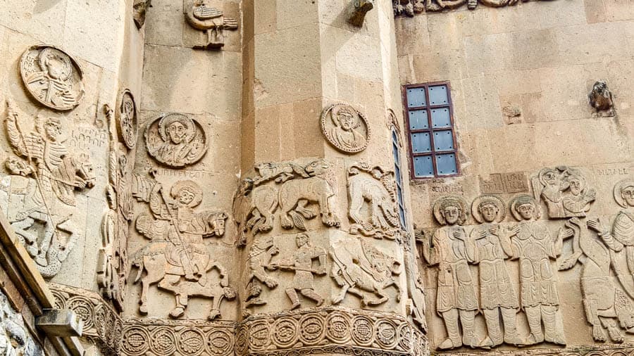 土耳其凡湖亞美尼亞聖十字教堂栩栩如生的浮雕