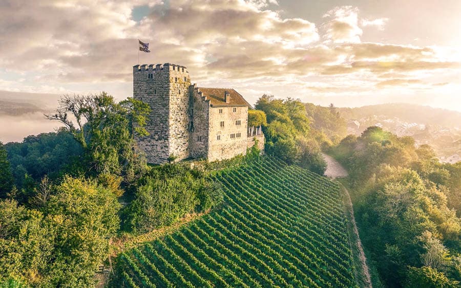 哈布斯堡從瑞士山上一座小城堡發跡