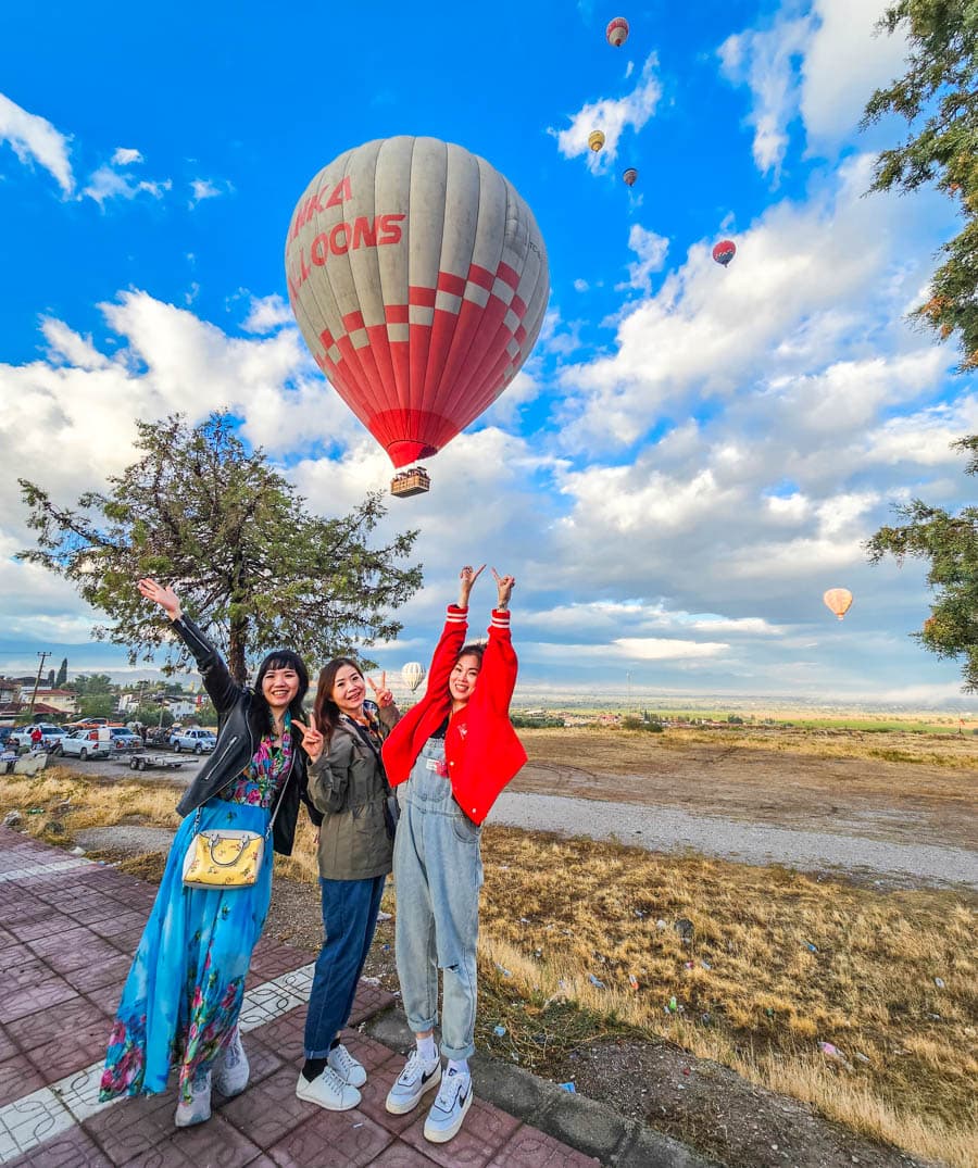 熱氣球升空場景宛如一幅世界級油畫