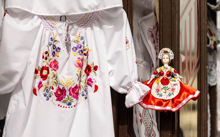 匈牙利人的傳統服飾