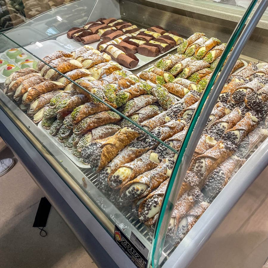 各種不同口味的西西里奶油捲 Cannolo/Cannoncino