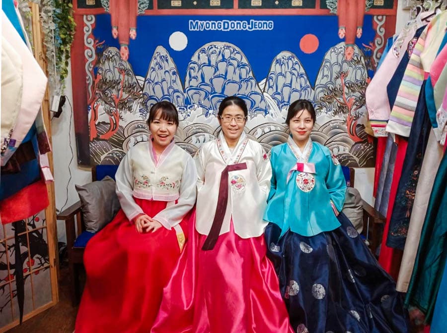 接受韓國宮廷料理款待