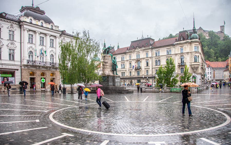 斯洛維尼亞首都盧比安納的普雷舍倫廣場