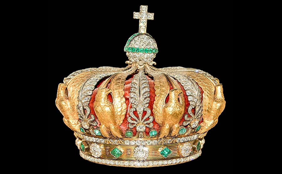 羅浮宮竊案:遭竊賊丟棄的歐仁妮皇后冠冕