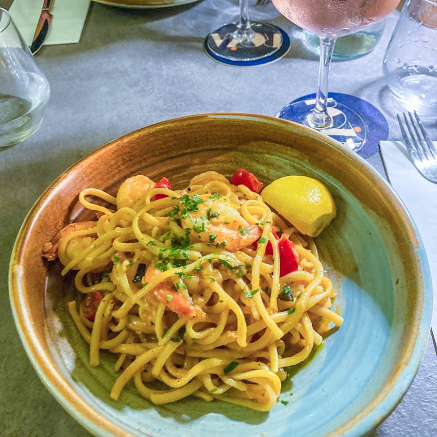 海鮮義大利麵與仙人掌果 Spritz