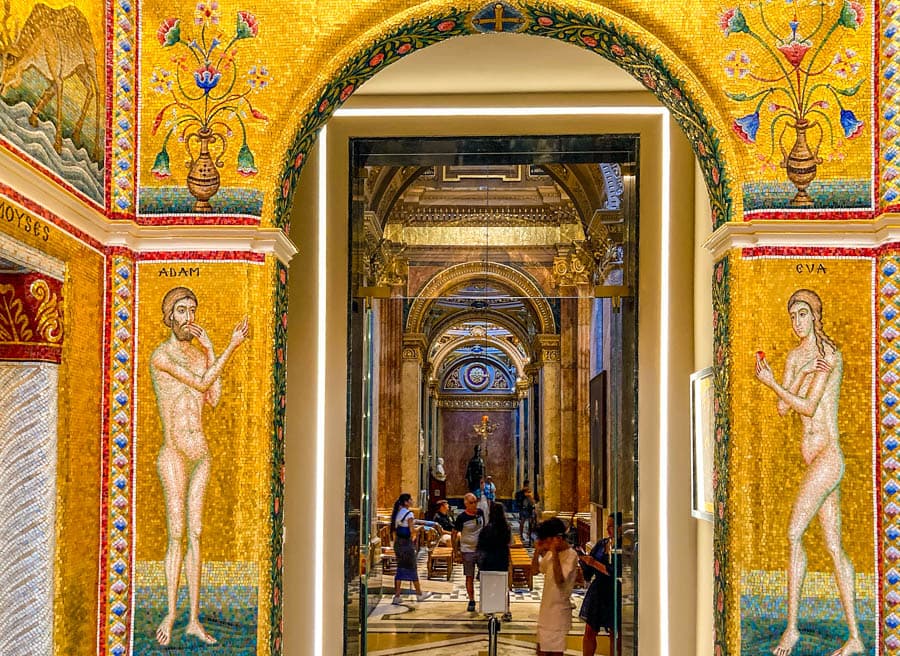 雅當與夏娃於生命之樹下的拼貼裝飾