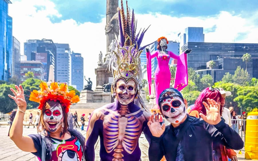 亡靈節慶祝生命、色彩繽紛的歡樂氛圍