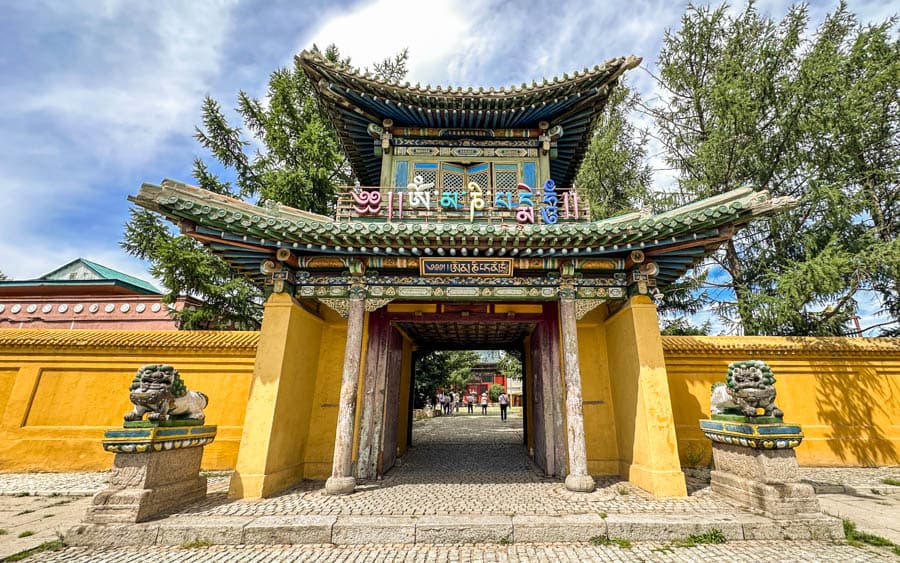 甘丹寺一隅
