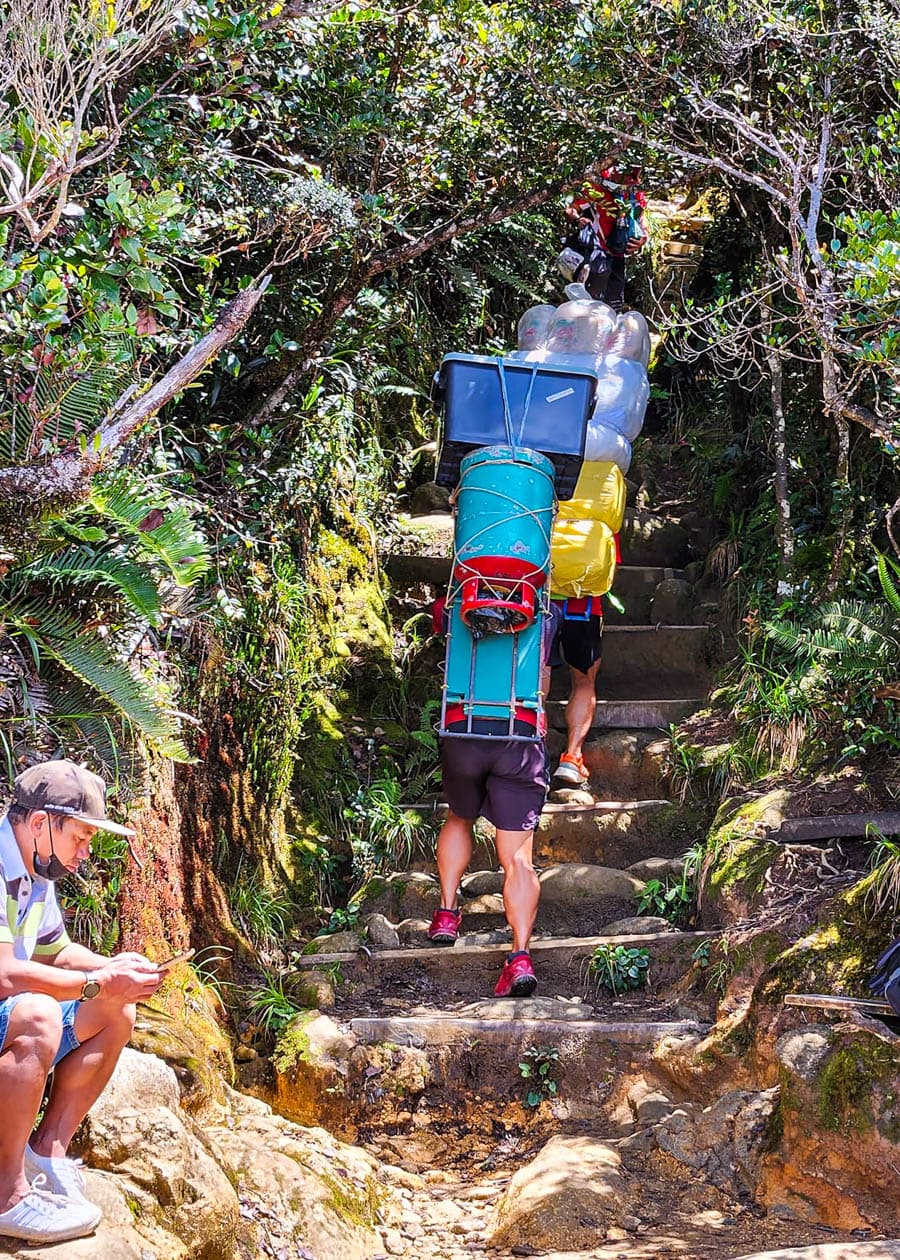攀登馬來西亞神山Mount Kinabalu紀錄