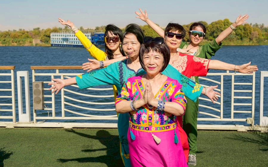 和家人在尼羅河河輪上留影