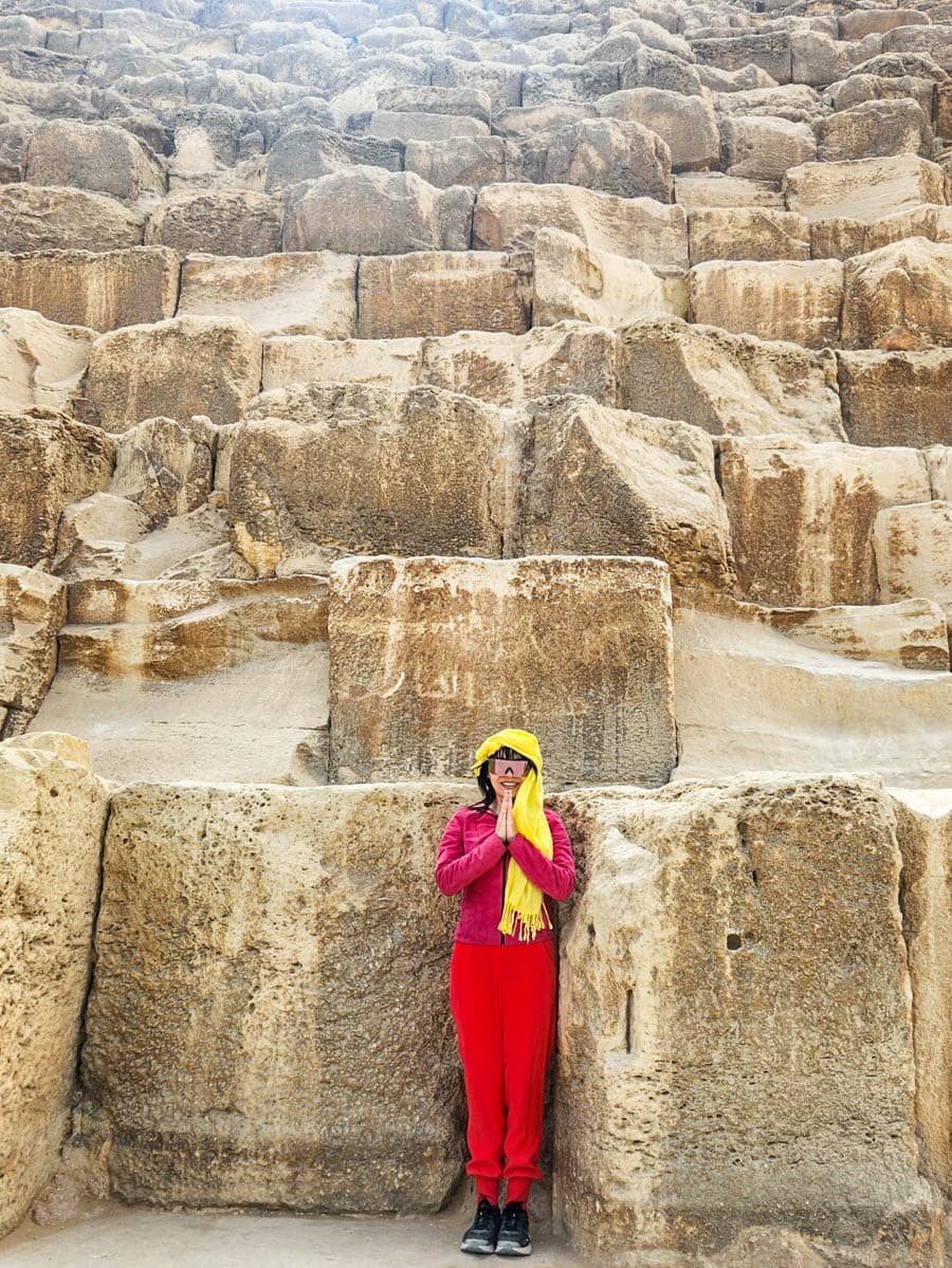 吉薩大金字塔(Great Pyramid of Giza),又稱胡夫金字塔,是埃及最大的金字塔。