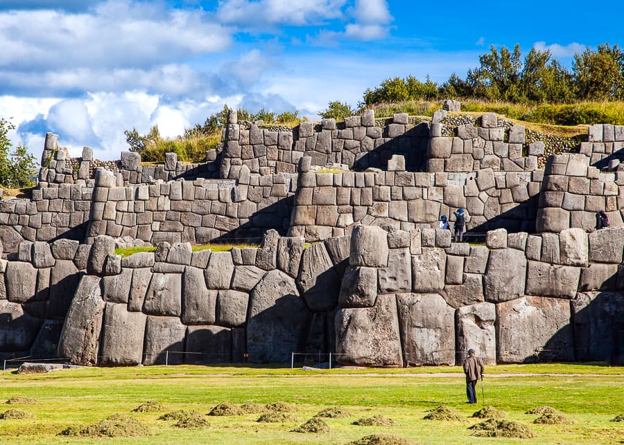地震也無法動搖的堡壘-薩克塞華曼(Sacsayhuamán)