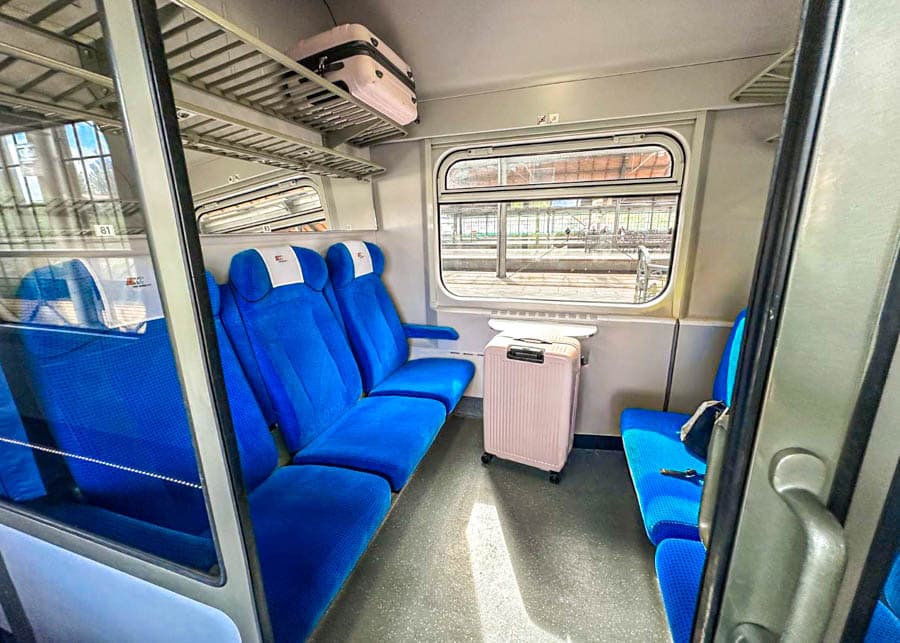波蘭自助旅行:波蘭一等車廂六人的包廂