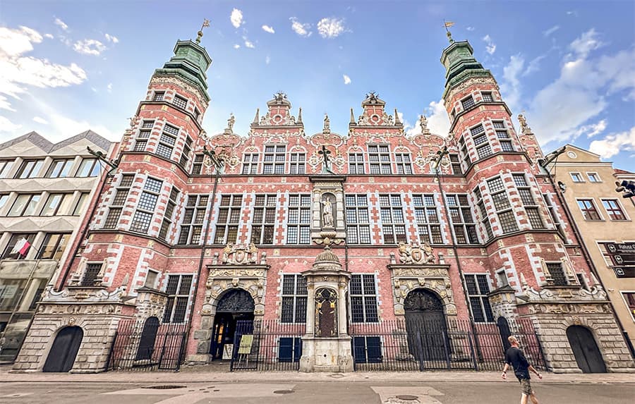 波蘭自助旅行:格但斯克的軍火庫立面建築