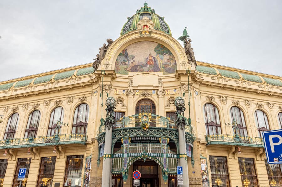 布拉格新藝術主義的人民會館