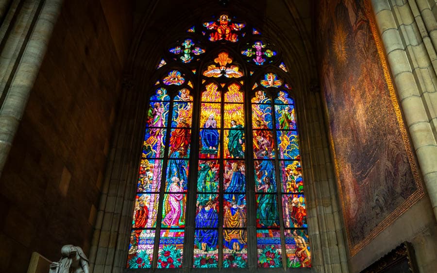 布拉格聖維特大教堂由慕夏設計的彩繪玻璃