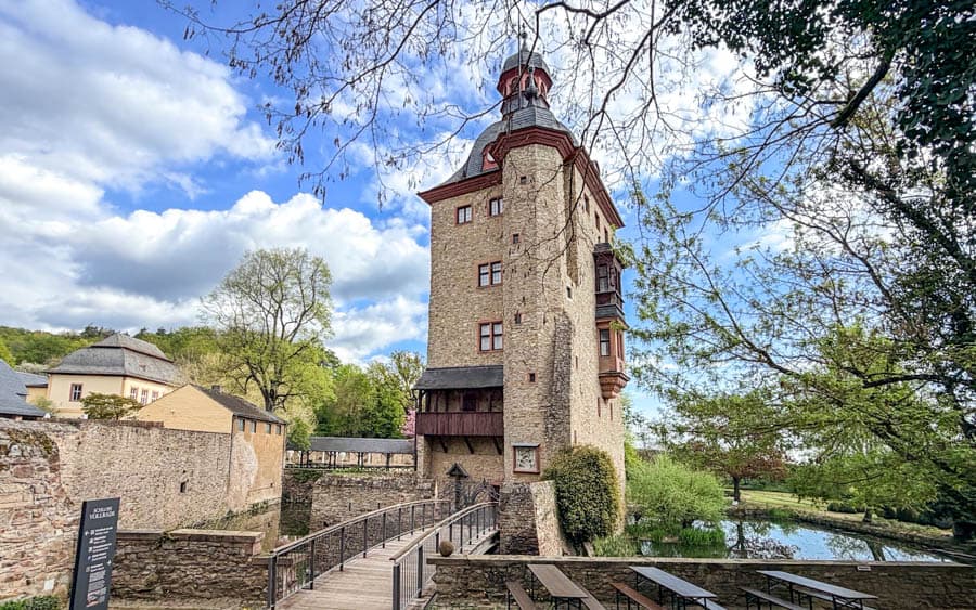 沃拉茲(Schloss Vollrads)城堡一偶