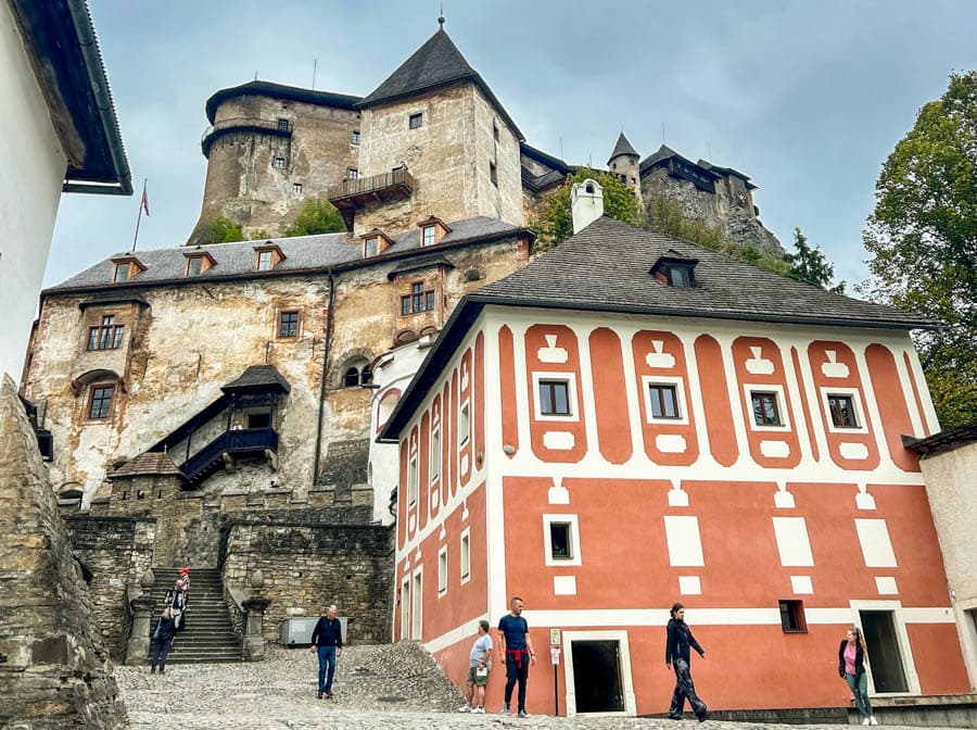 斯洛伐克奧拉瓦城堡多風格的美學外觀