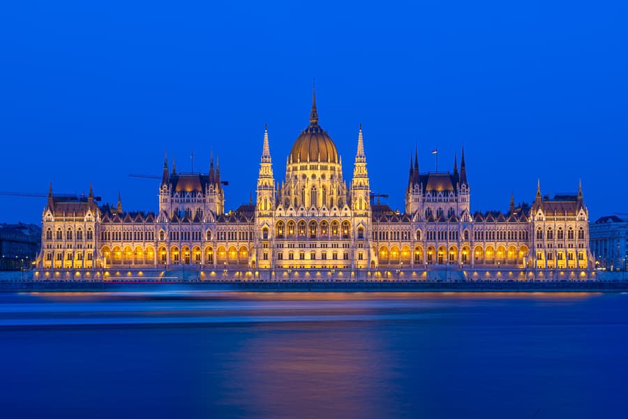 多瑙河百萬夜景-布達佩斯國會大廈 