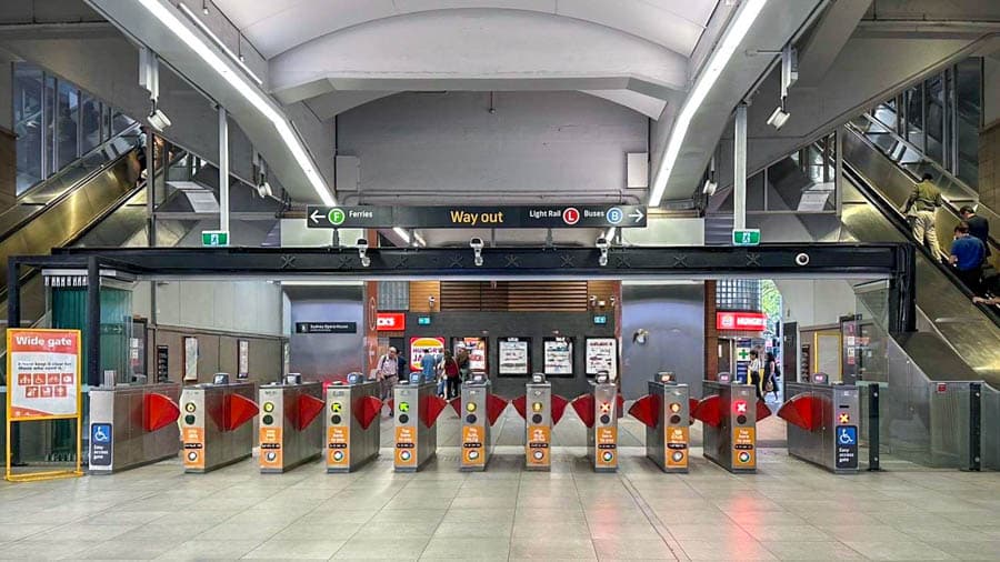 雪梨火車搭乘進出刷卡閘口