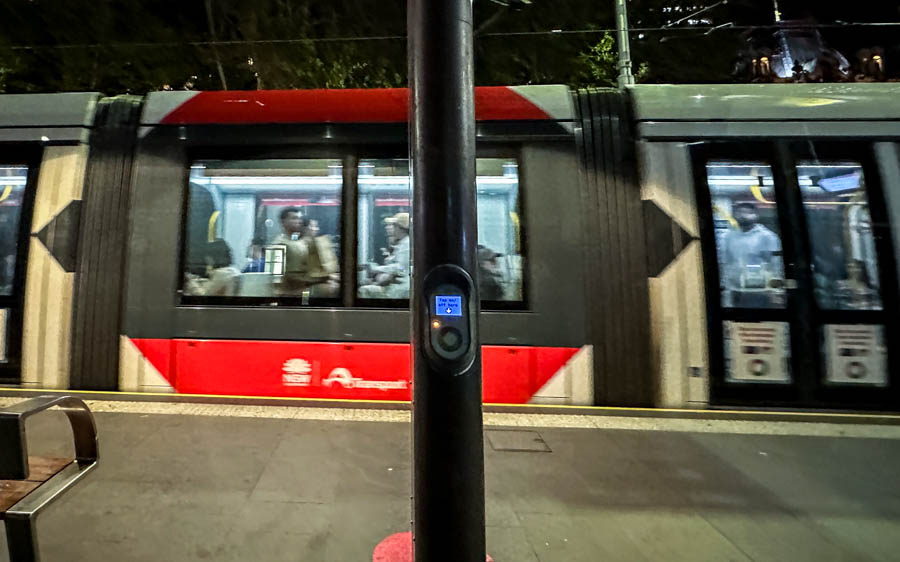 雪梨地面電車刷卡柱