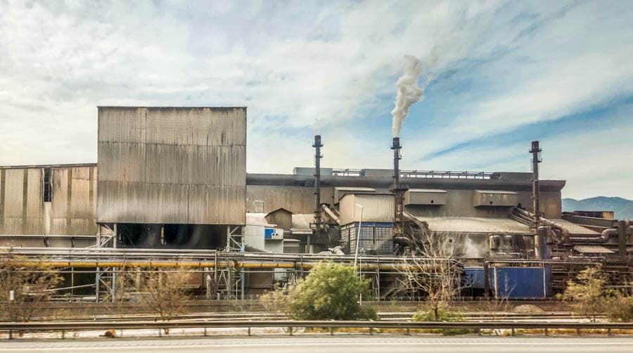 土耳其路邊現代工業的工廠、煙囪