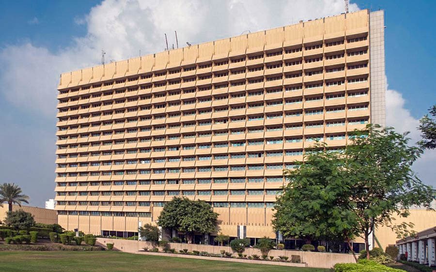 酒店位於巴格達「綠區」內,仍在運作中,只是不再具有國際影響力。